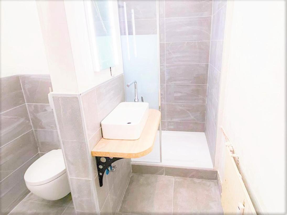 Alte Schule Gaestehaus - Fraeulein Apartment Битбург Екстериор снимка