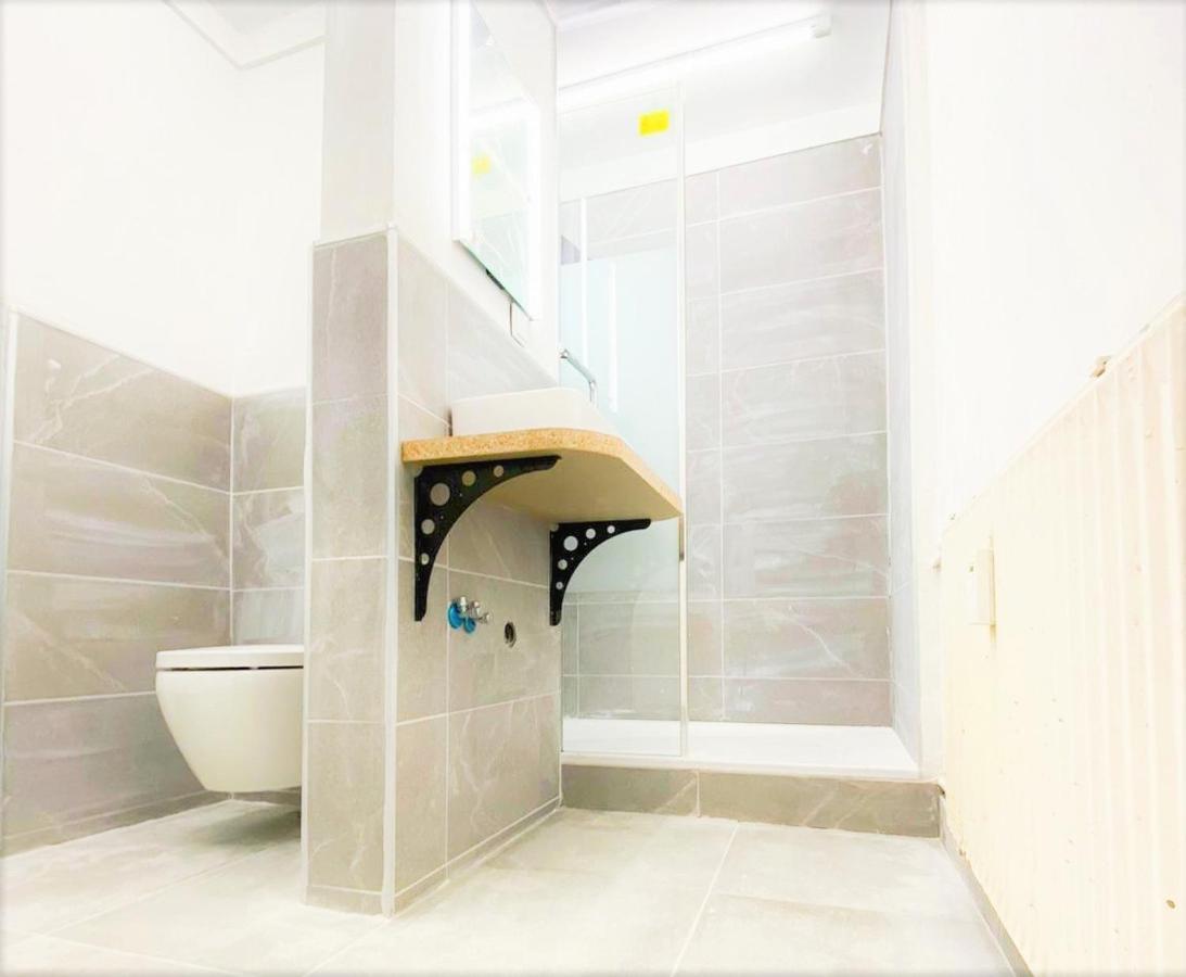 Alte Schule Gaestehaus - Fraeulein Apartment Битбург Екстериор снимка